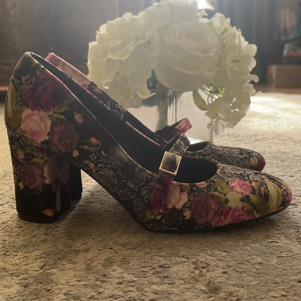 Made in Italy Floral Heels